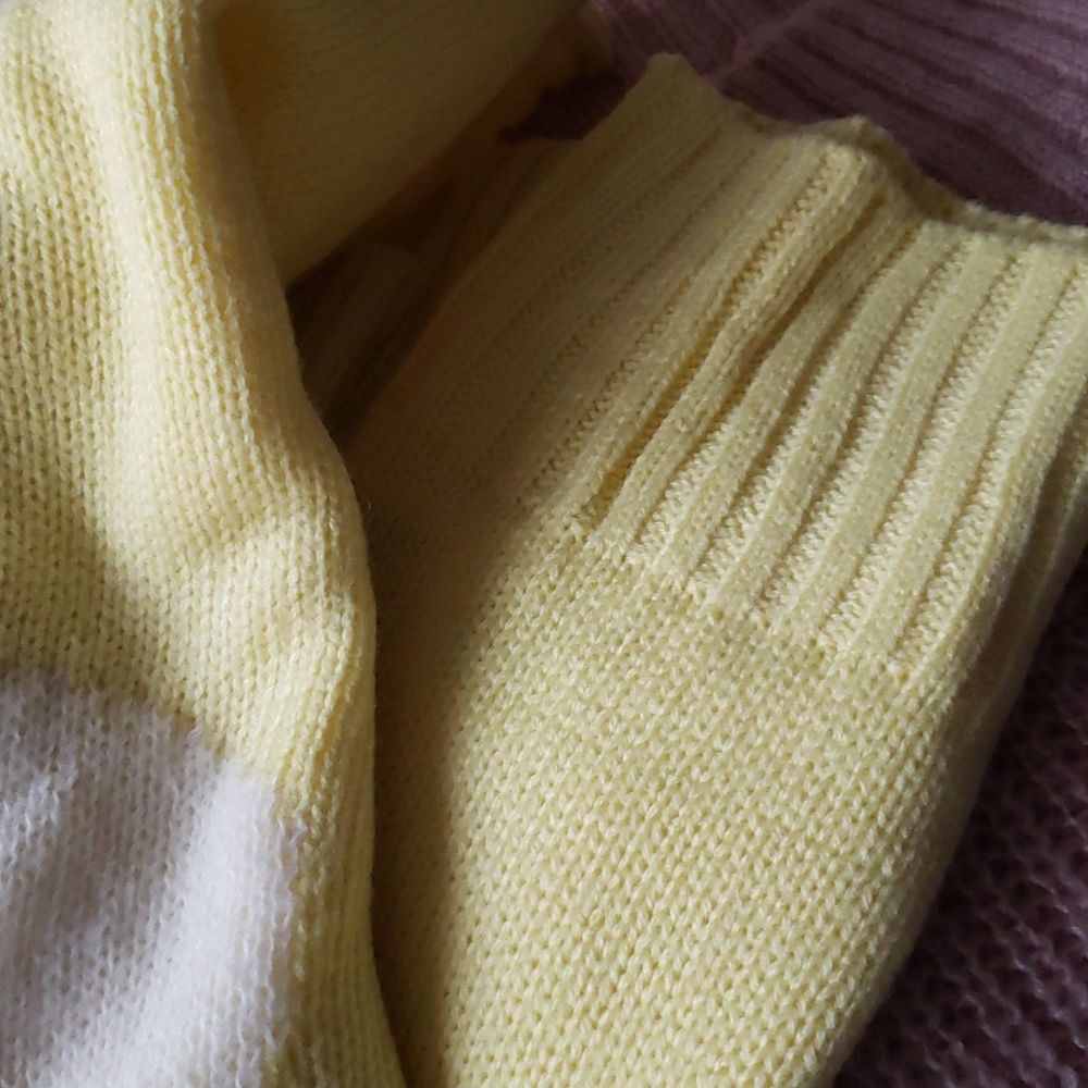 SHEIN Sunflower Sweater - Picture 6 of 10
